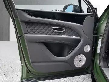 Bentley Bentayga V8 S  Satin Naim Parking Heater