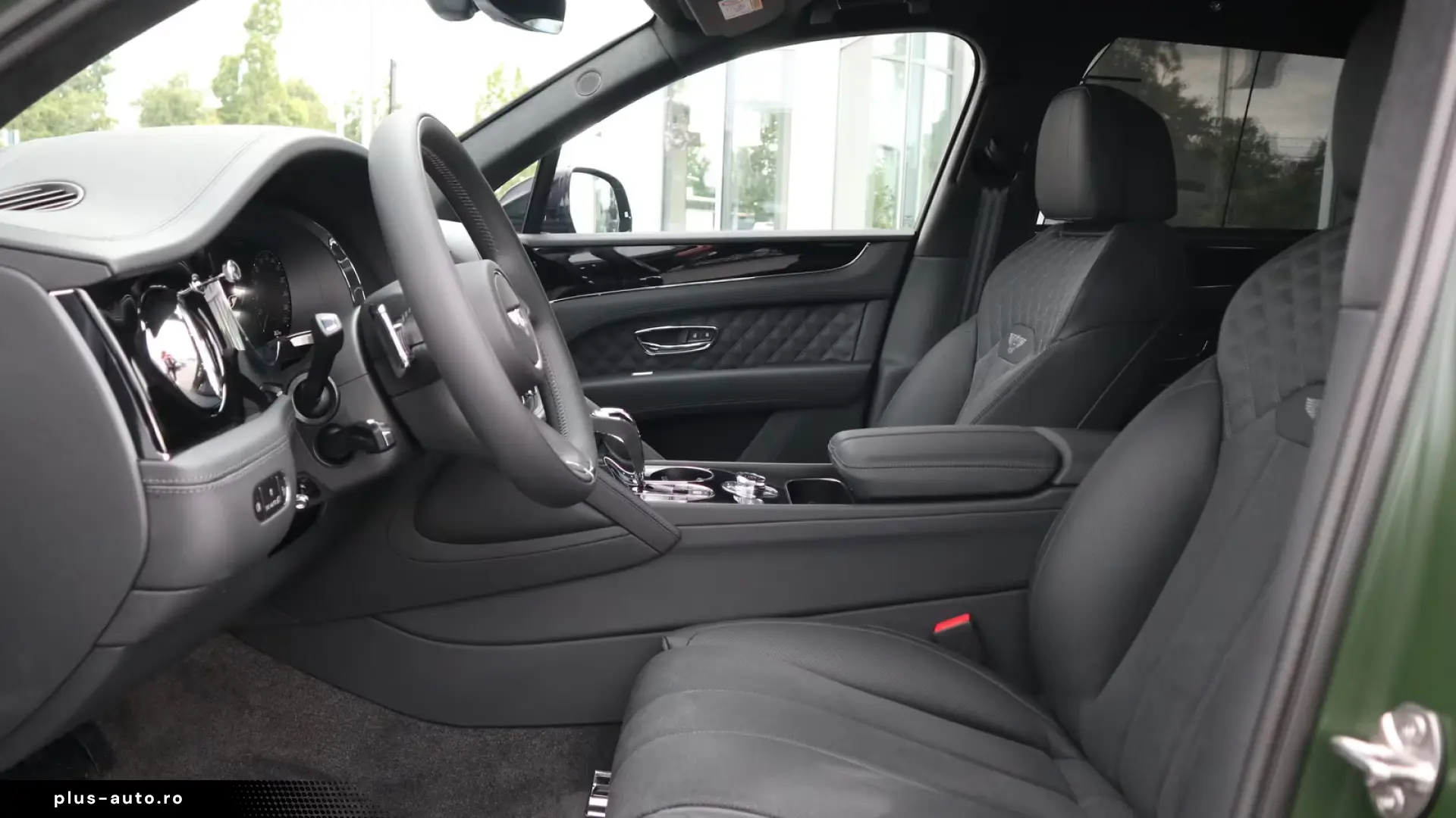 Bentley Bentayga V8 S  Satin Naim Parking Heater