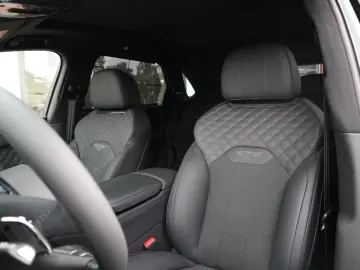 Bentley Bentayga V8 S  Satin Naim Parking Heater