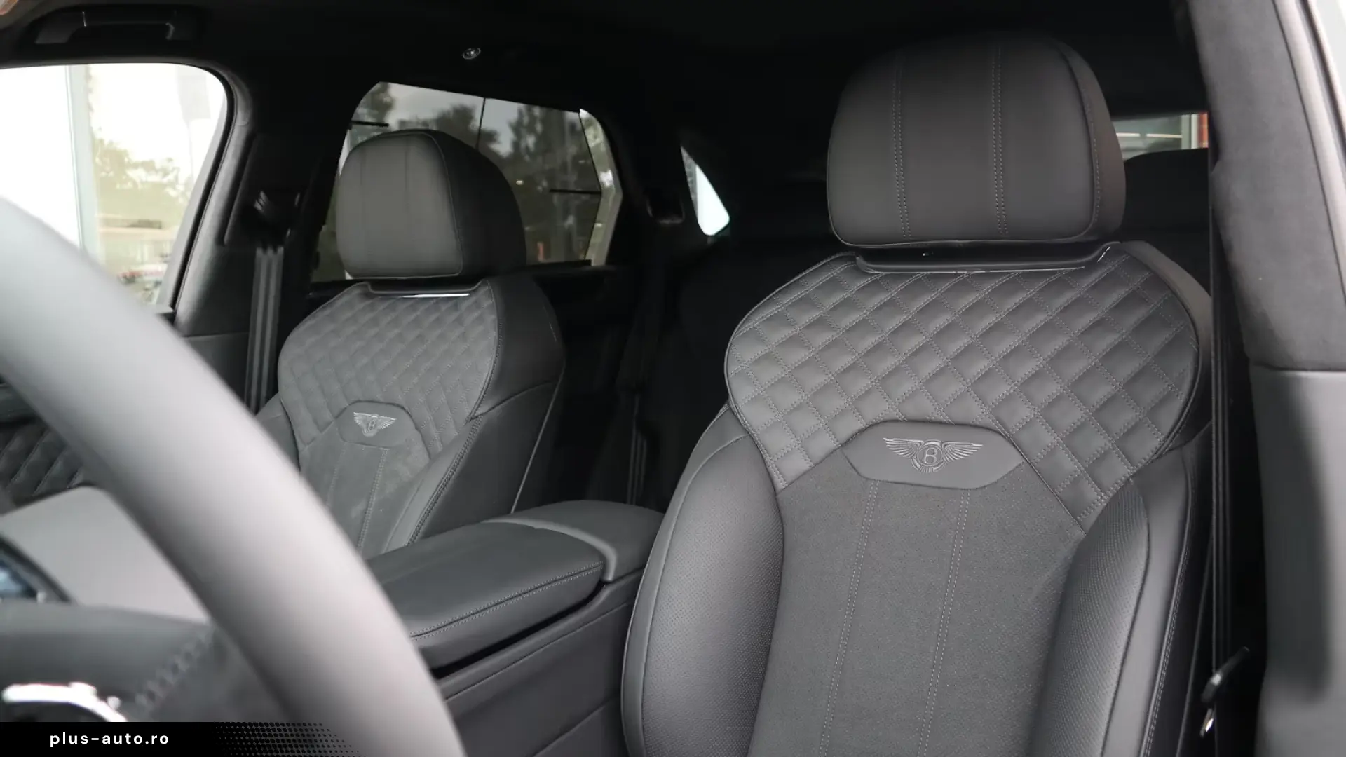 Bentley Bentayga V8 S  Satin Naim Parking Heater