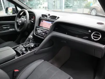 Bentley Bentayga V8 S  Satin Naim Parking Heater