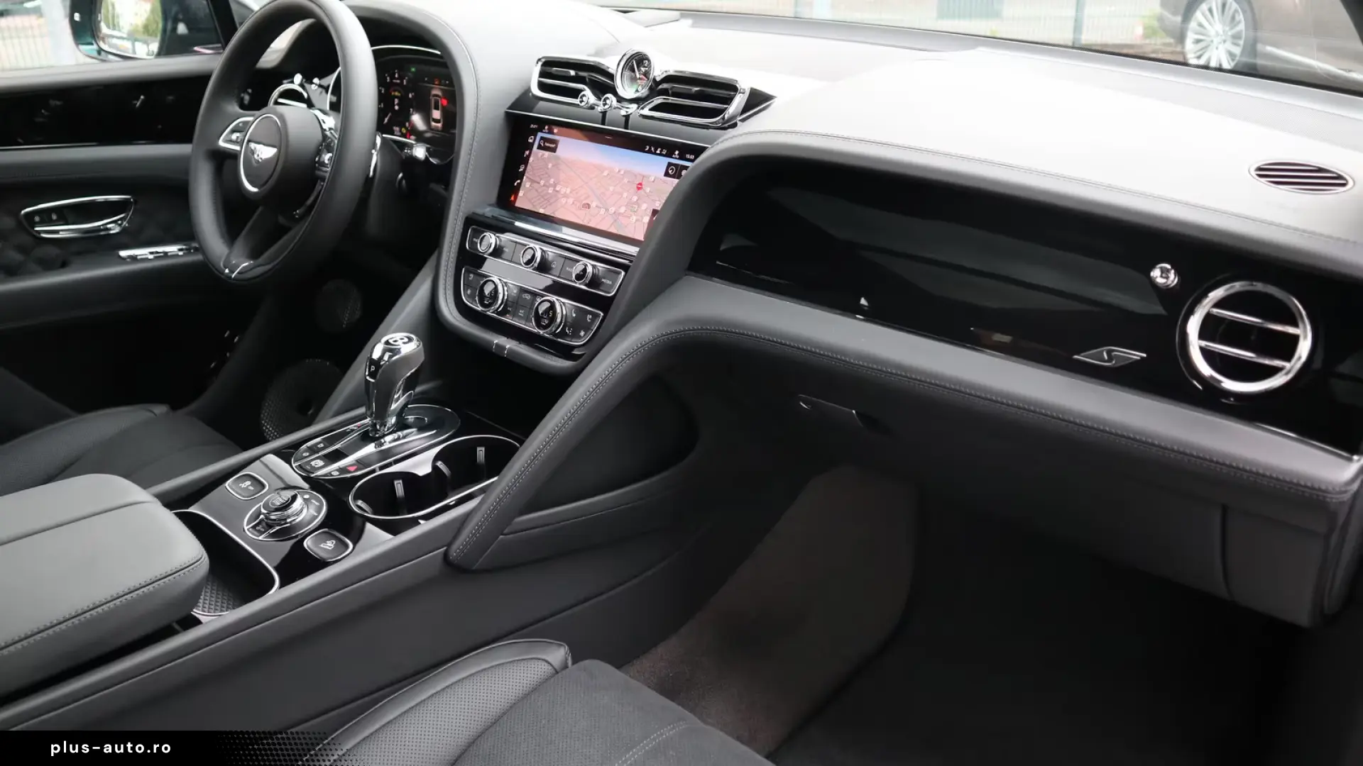 Bentley Bentayga V8 S  Satin Naim Parking Heater