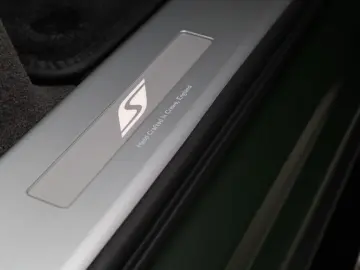 Bentley Bentayga V8 S  Satin Naim Parking Heater