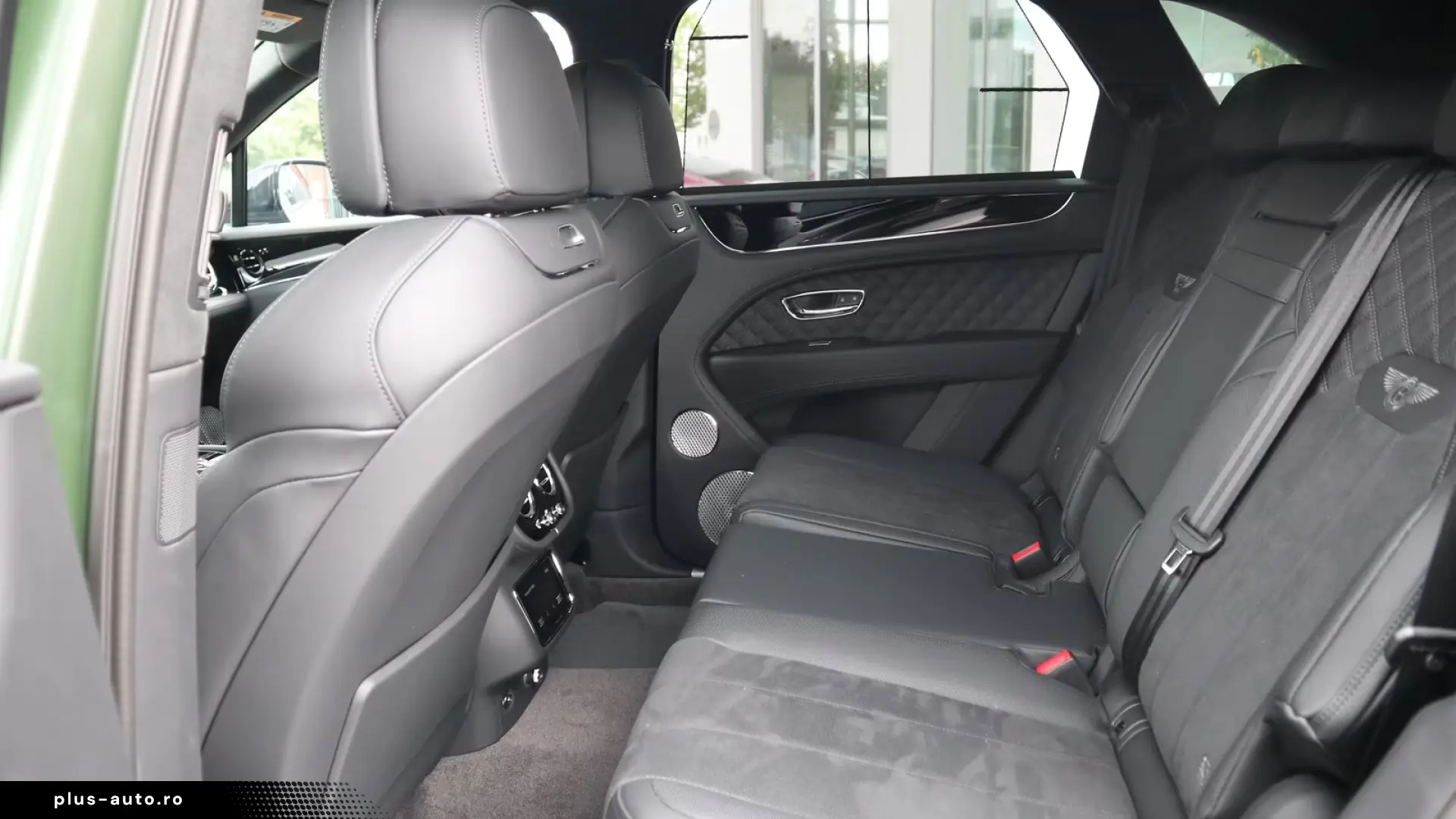 Bentley Bentayga V8 S  Satin Naim Parking Heater