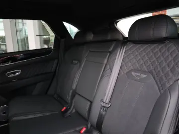 Bentley Bentayga V8 S  Satin Naim Parking Heater