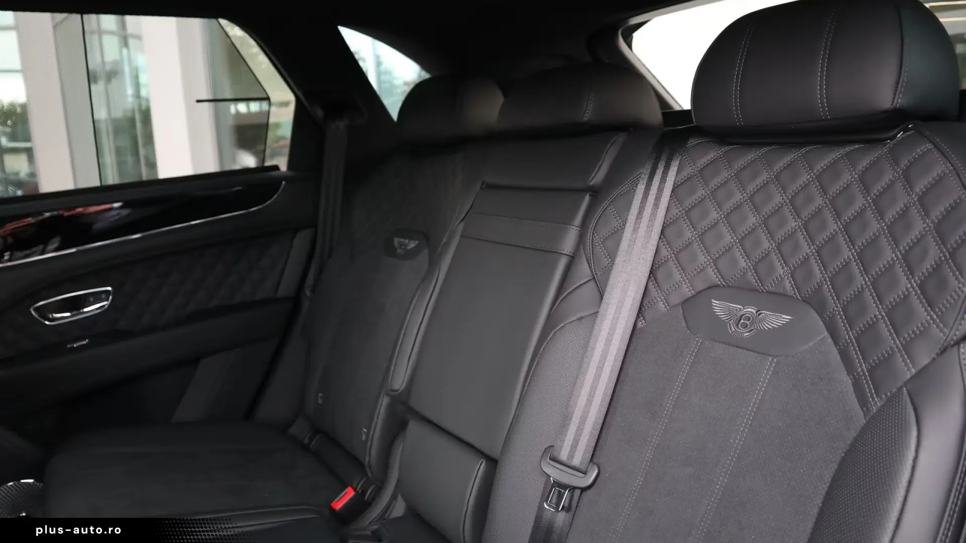 Bentley Bentayga V8 S  Satin Naim Parking Heater