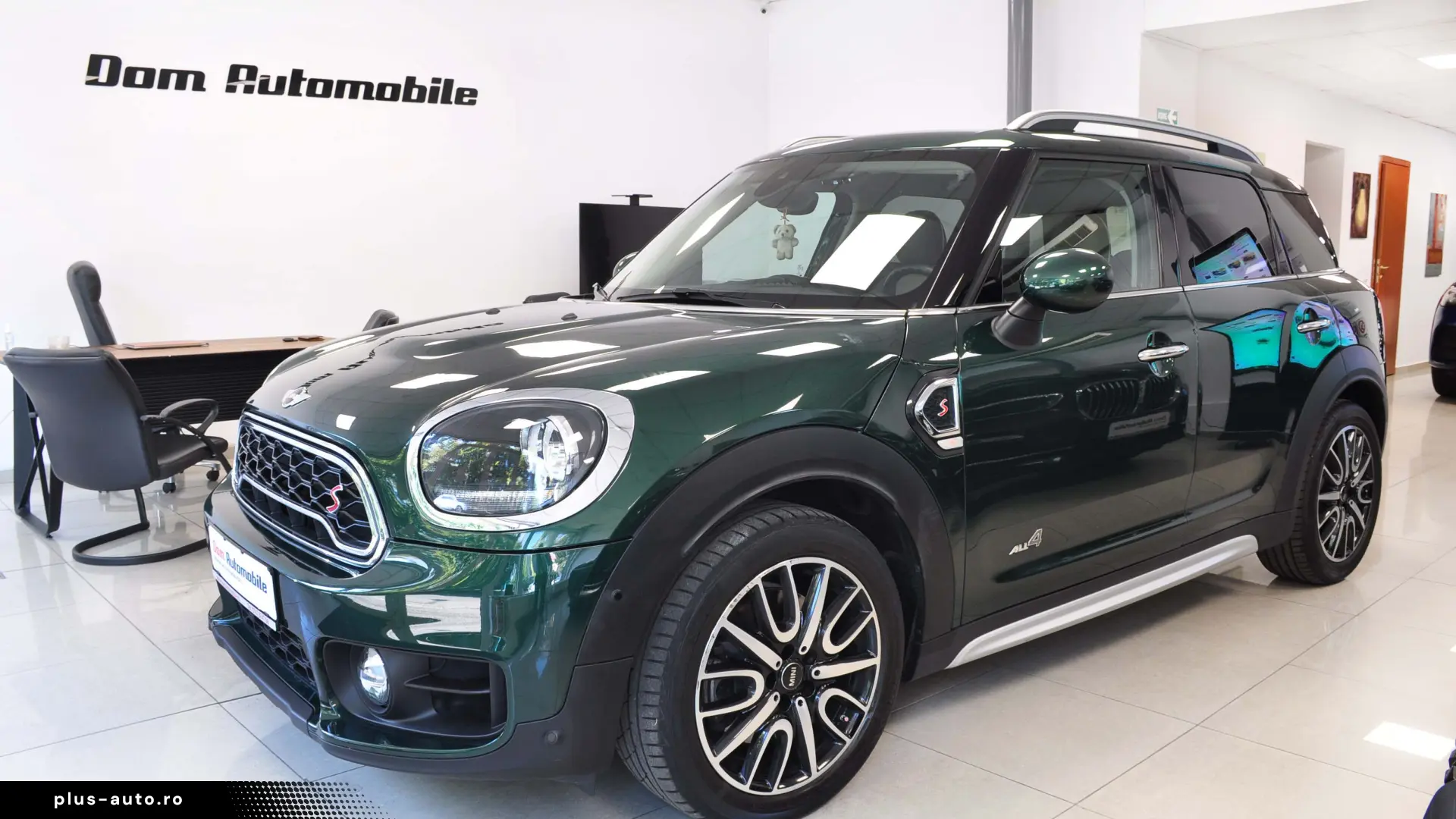 MINI COUNTRYMAN S ALL4 AT HARMAN KARDON PANORAMA