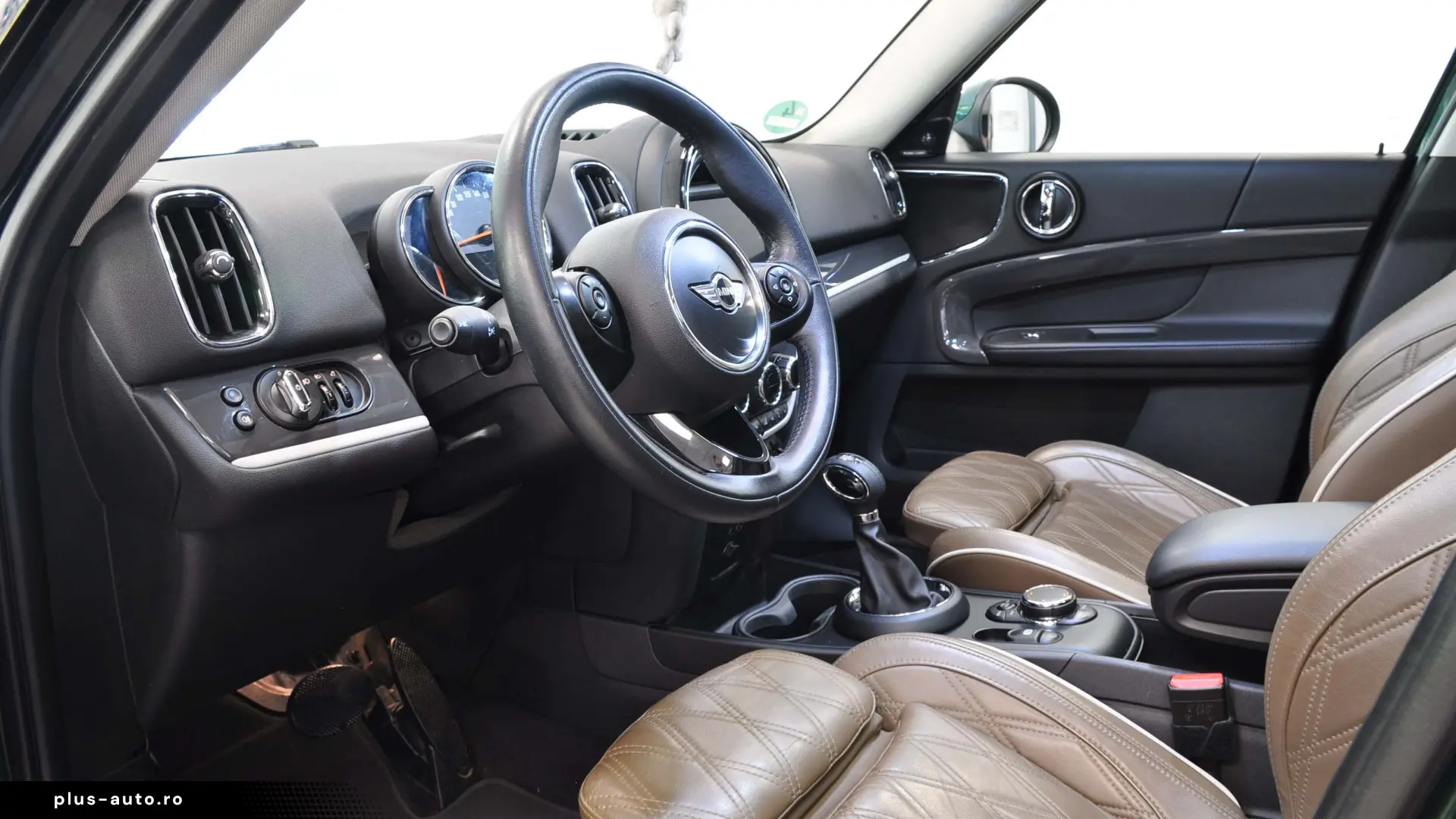 MINI COUNTRYMAN S ALL4 AT HARMAN KARDON PANORAMA