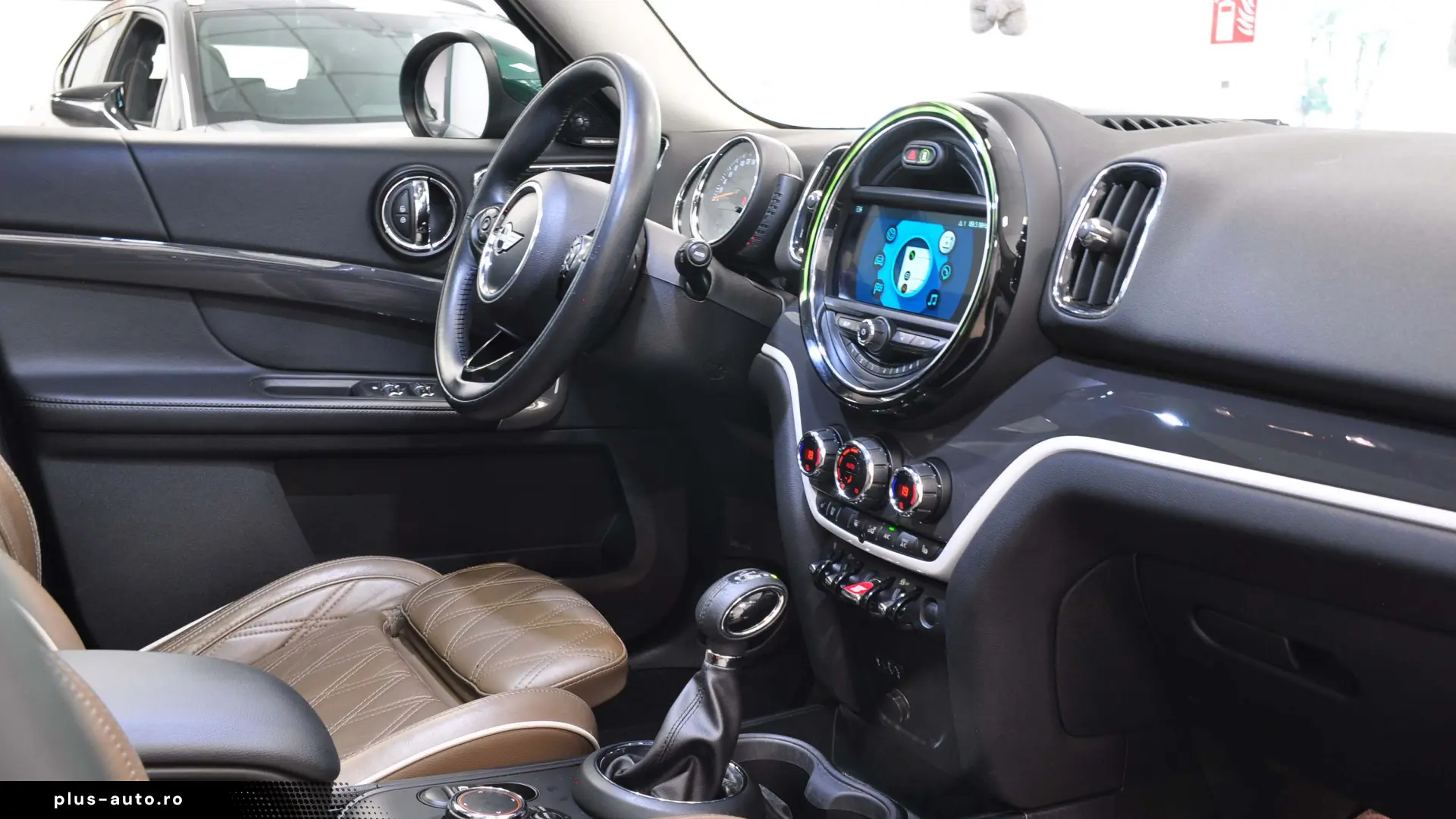 MINI COUNTRYMAN S ALL4 AT HARMAN KARDON PANORAMA