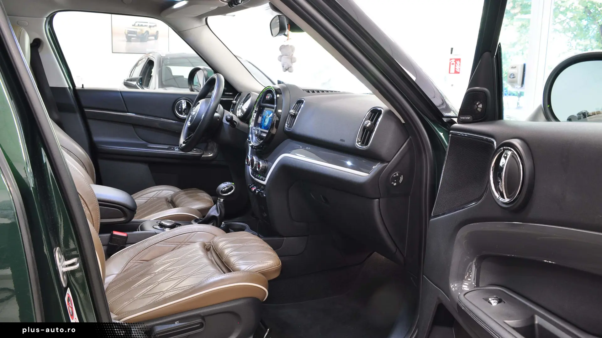 MINI COUNTRYMAN S ALL4 AT HARMAN KARDON PANORAMA
