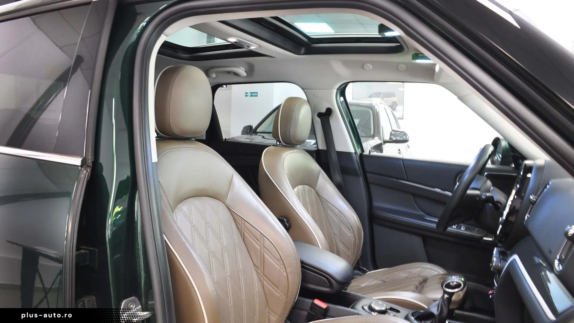 MINI COUNTRYMAN S ALL4 AT HARMAN KARDON PANORAMA