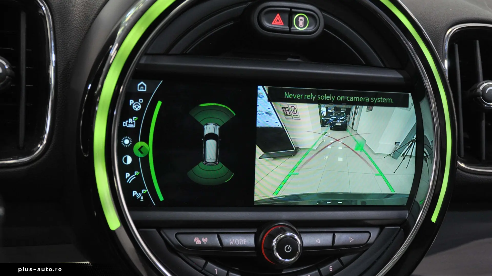 MINI COUNTRYMAN S ALL4 AT HARMAN KARDON PANORAMA