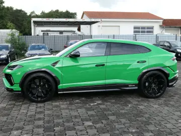 LAMBORGHINI Urus Performante Full-Carbon Night