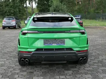 LAMBORGHINI Urus Performante Full-Carbon Night