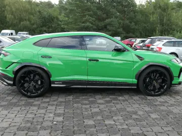 LAMBORGHINI Urus Performante Full-Carbon Night