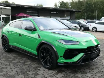 LAMBORGHINI Urus Performante Full-Carbon Night