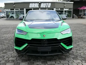 LAMBORGHINI Urus Performante Full-Carbon Night