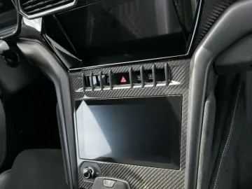 LAMBORGHINI Urus Performante Full-Carbon Night