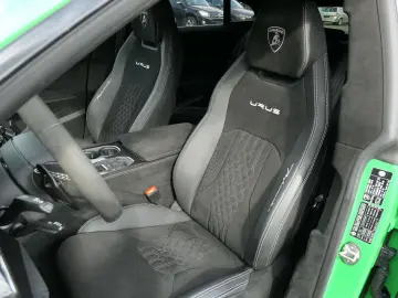 LAMBORGHINI Urus Performante Full-Carbon Night