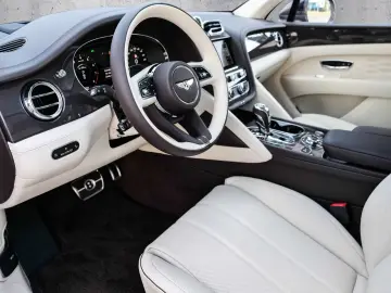 Bentley Bentayga Atelier V8 Bang & Olufsen  Tow Bar