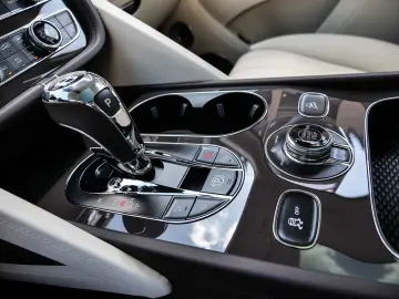Bentley Bentayga Atelier V8 Bang & Olufsen  Tow Bar