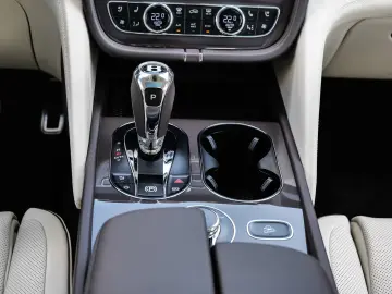 Bentley Bentayga Atelier V8 Bang & Olufsen  Tow Bar