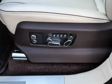 Bentley Bentayga Atelier V8 Bang & Olufsen  Tow Bar