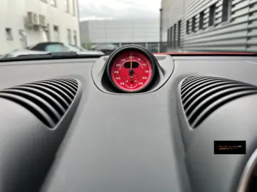 PORSCHE 718 Spyder RS Lift Bose CarPlay