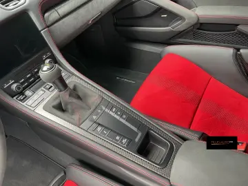 PORSCHE 718 Spyder RS Lift Bose CarPlay