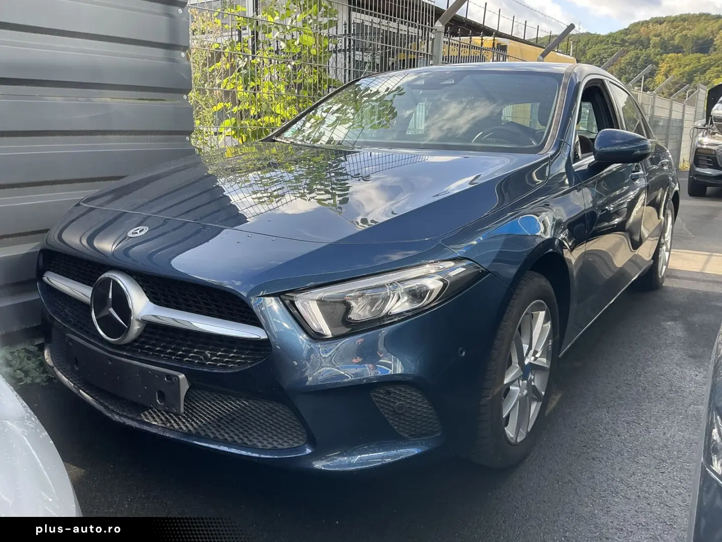 MERCEDES-BENZ A 250 e Advanced Teil-Leder R.Cam Navi LED SHZ