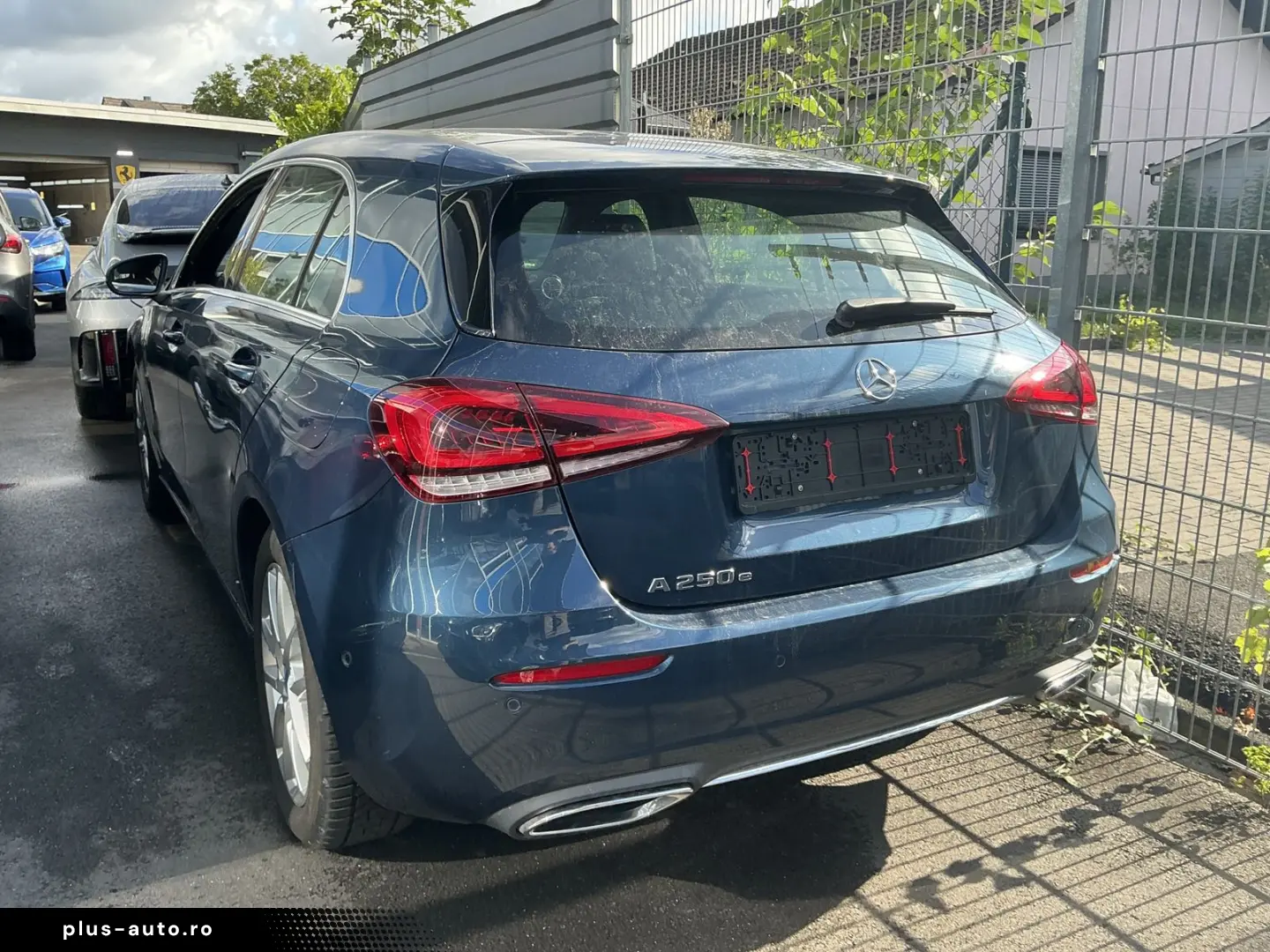 MERCEDES-BENZ A 250 e Advanced Teil-Leder R.Cam Navi LED SHZ