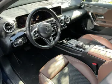 MERCEDES-BENZ A 250 e Advanced Teil-Leder R.Cam Navi LED SHZ