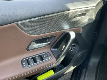 MERCEDES-BENZ A 250 e Advanced Teil-Leder R.Cam Navi LED SHZ