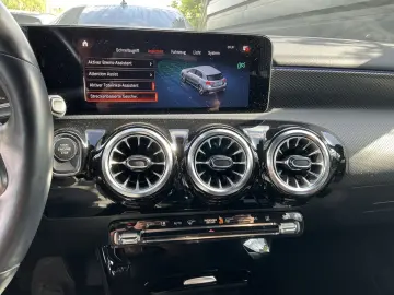 MERCEDES-BENZ A 250 e Advanced Teil-Leder R.Cam Navi LED SHZ