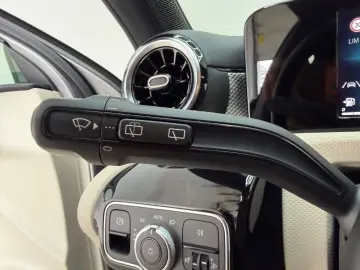 MERCEDES-BENZ A 180 Progressive DCT MBUS LEDER DAB P…