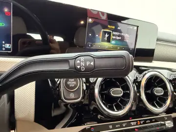 MERCEDES-BENZ A 180 Progressive DCT MBUS LEDER DAB P…