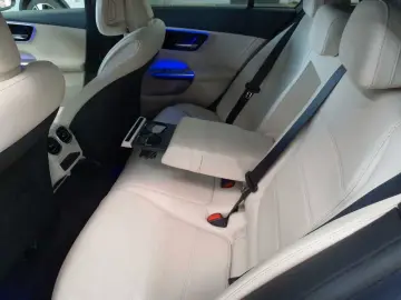 MERCEDES-BENZ C 220d T 9G-Ava Pano Assi  BusiP HuD DIS