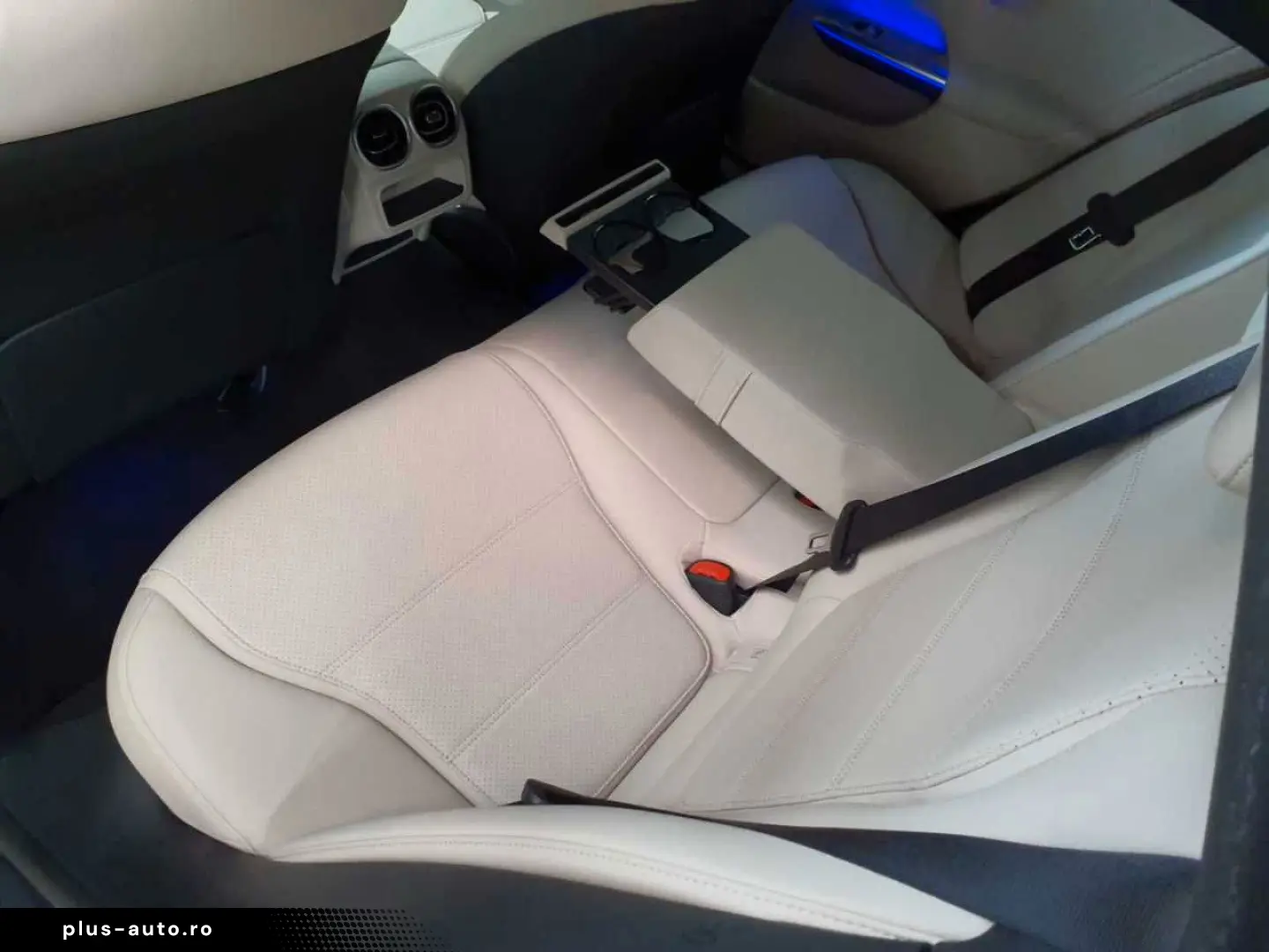 MERCEDES-BENZ C 220d T 9G-Ava Pano Assi  BusiP HuD DIS