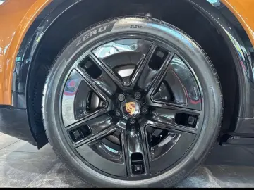 Porsche Cayenne S Coupe Electric HA-Steering Head-Up BOSE