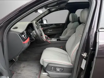 2025 Bentayga EWB Mulliner V8