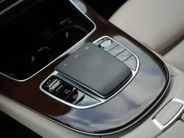 MERCEDES-BENZ E 400 d 4Matic Limousine LEDER BEIGE C…