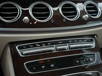 MERCEDES-BENZ E 400 d 4Matic Limousine LEDER BEIGE C…