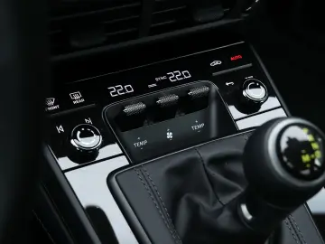 PORSCHE 911 992 GT3 Touring Lift BOSE