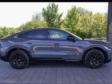 Porsche Cayenne S Coupe Electric el AHK MoodModes SportD