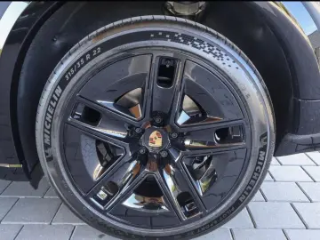 Porsche Cayenne S Coupe Electric el AHK MoodModes SportD