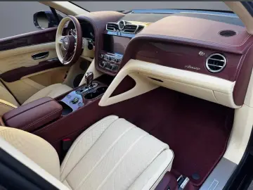 Bentley Bentayga Azure V8 2025