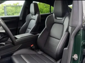 Porsche Cayenne Coupe Electric HA steering head-up BOSE
