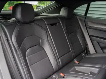 Porsche Cayenne Coupe Electric HA steering head-up BOSE