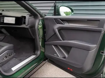 Porsche Cayenne Coupe Electric HA steering head-up BOSE
