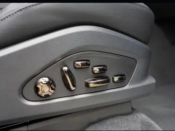 Porsche Cayenne Coupe Electric HA steering head-up BOSE